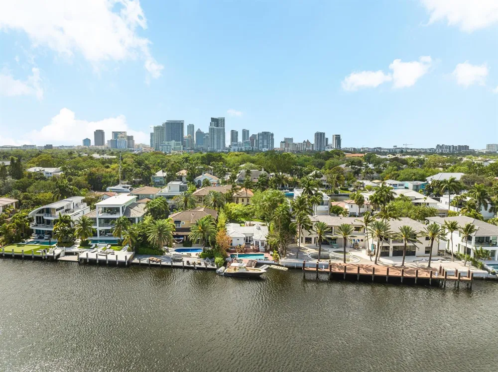 124 S GORDON ROAD Fort Lauderdale, FL 33301