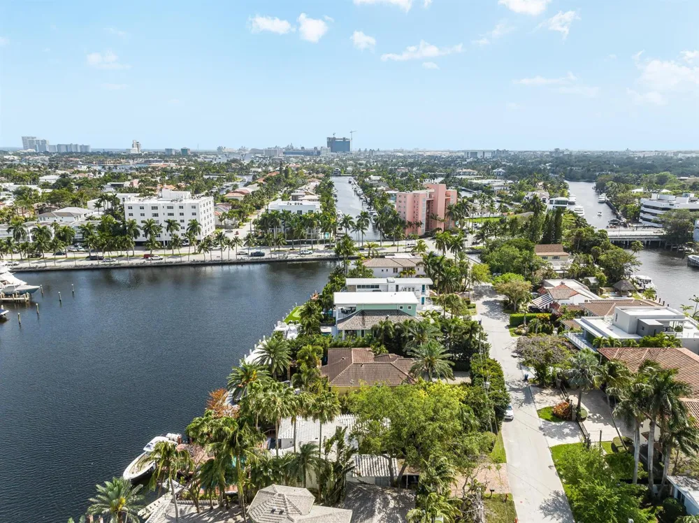 124 S GORDON ROAD Fort Lauderdale, FL 33301