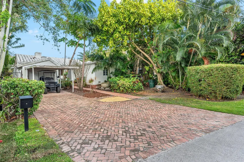 124 S GORDON ROAD Fort Lauderdale, FL 33301
