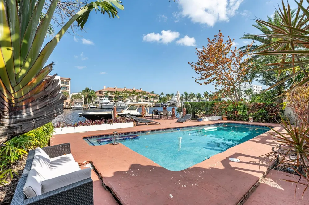 124 S GORDON ROAD Fort Lauderdale, FL 33301