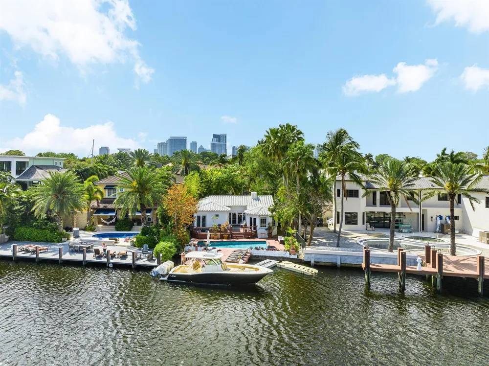124 S GORDON ROAD Fort Lauderdale, FL 33301