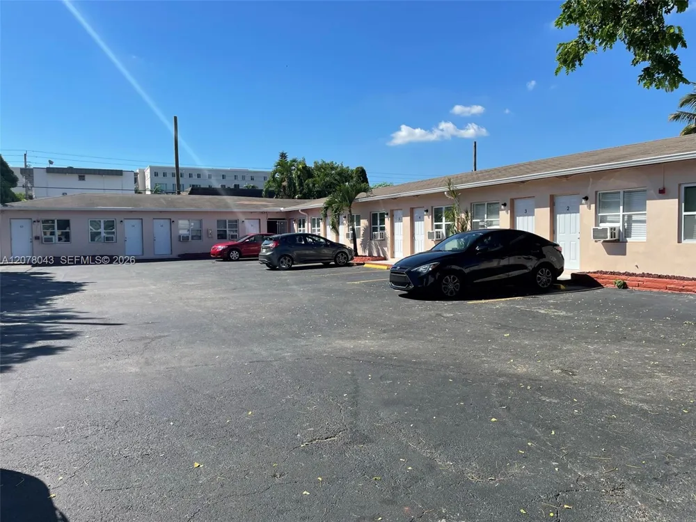 1450 SW 6th St #5 Miami, FL 33135
