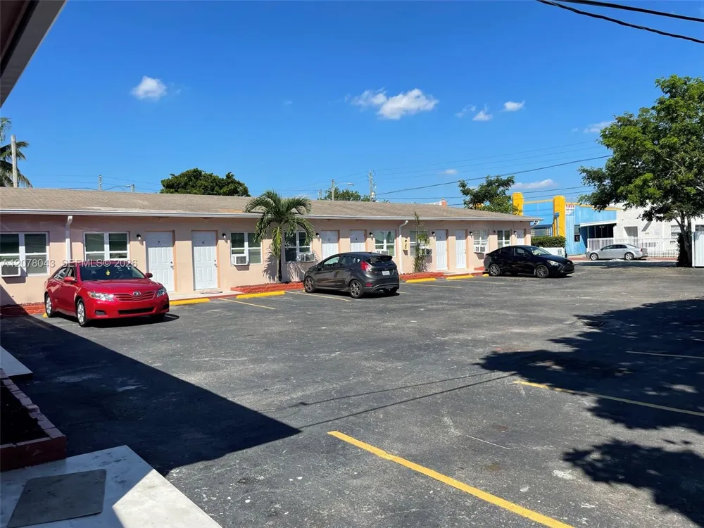 1450 SW 6th St #5 Miami, FL 33135