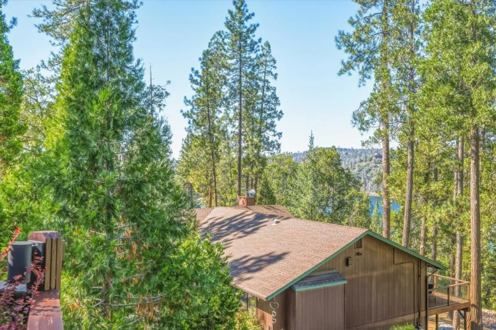 12309 Shooting Star Court Groveland, CA 95321