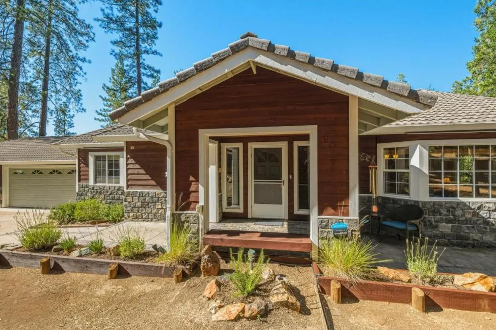 12309 Shooting Star Court Groveland, CA 95321