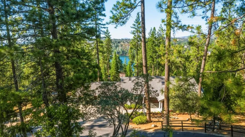 12309 Shooting Star Court Groveland, CA 95321