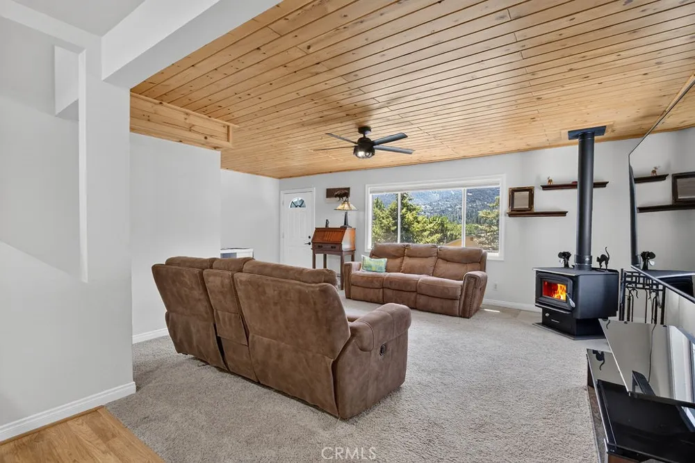 16425 Huron Pine Mountain Club, CA 93222