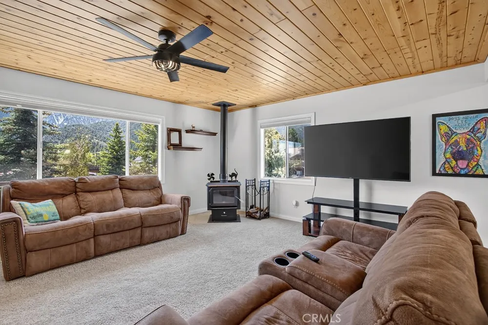 16425 Huron Pine Mountain Club, CA 93222