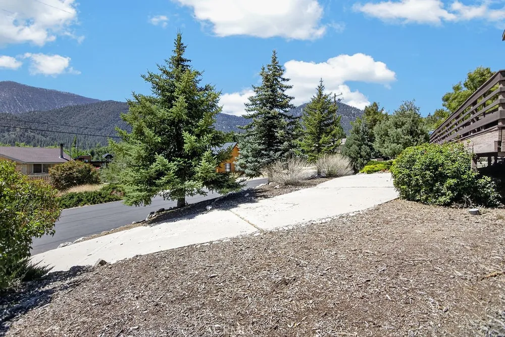 16425 Huron Pine Mountain Club, CA 93222