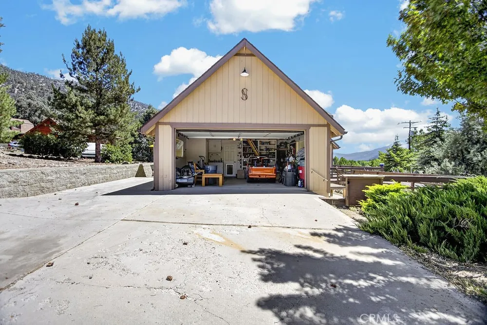 16425 Huron Pine Mountain Club, CA 93222