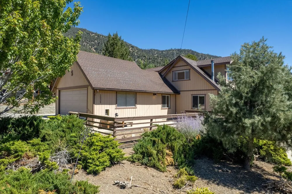 16425 Huron Pine Mountain Club, CA 93222