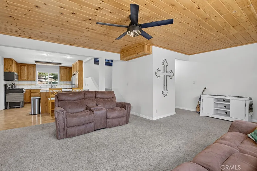 16425 Huron Pine Mountain Club, CA 93222
