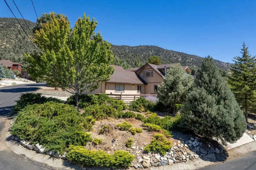 16425 Huron Pine Mountain Club, CA 93222