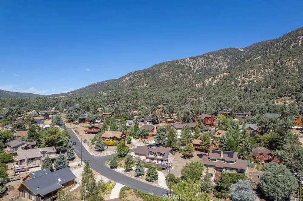 16425 Huron Pine Mountain Club, CA 93222