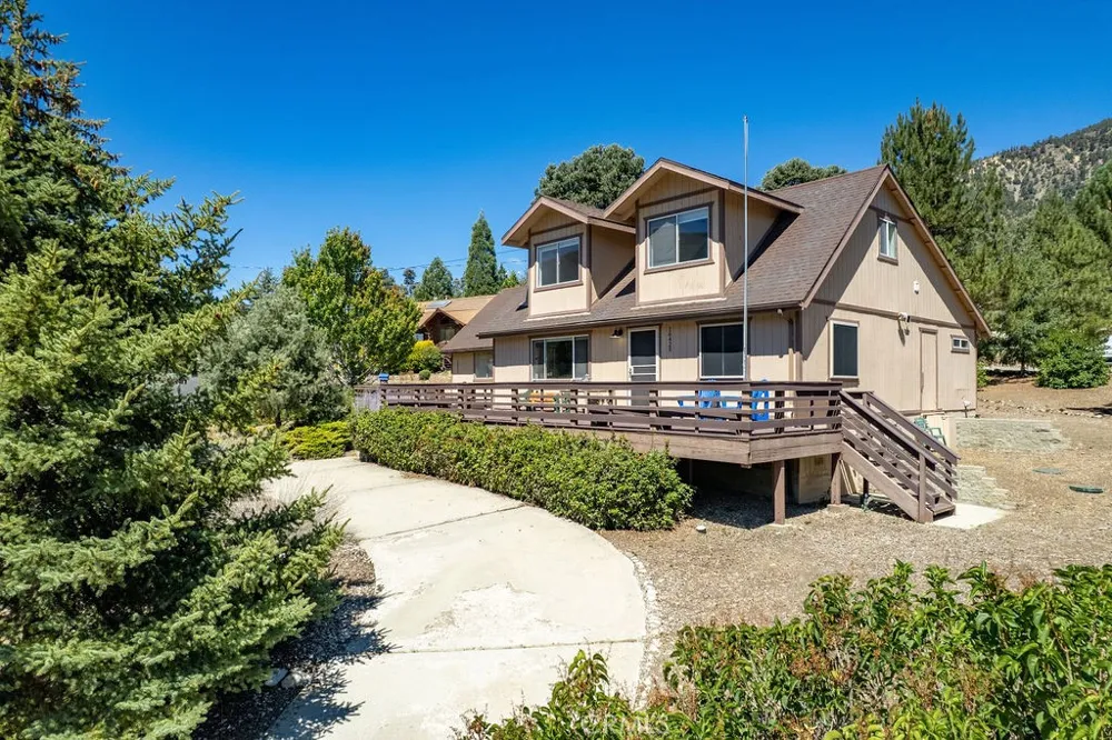 16425 Huron Pine Mountain Club, CA 93222