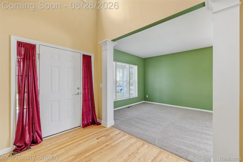 56626 Leeds Lane Macomb Township, MI 48042
