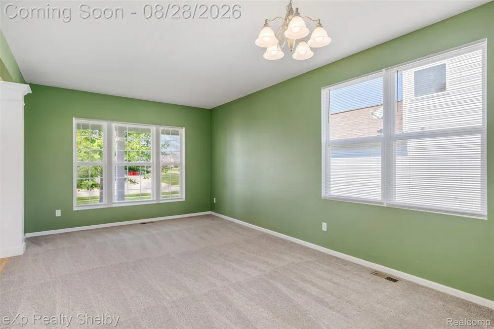 56626 Leeds Lane Macomb Township, MI 48042