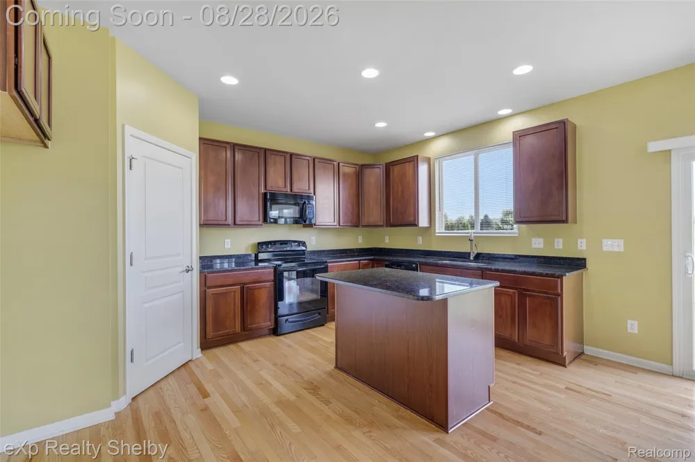 56626 Leeds Lane Macomb Township, MI 48042