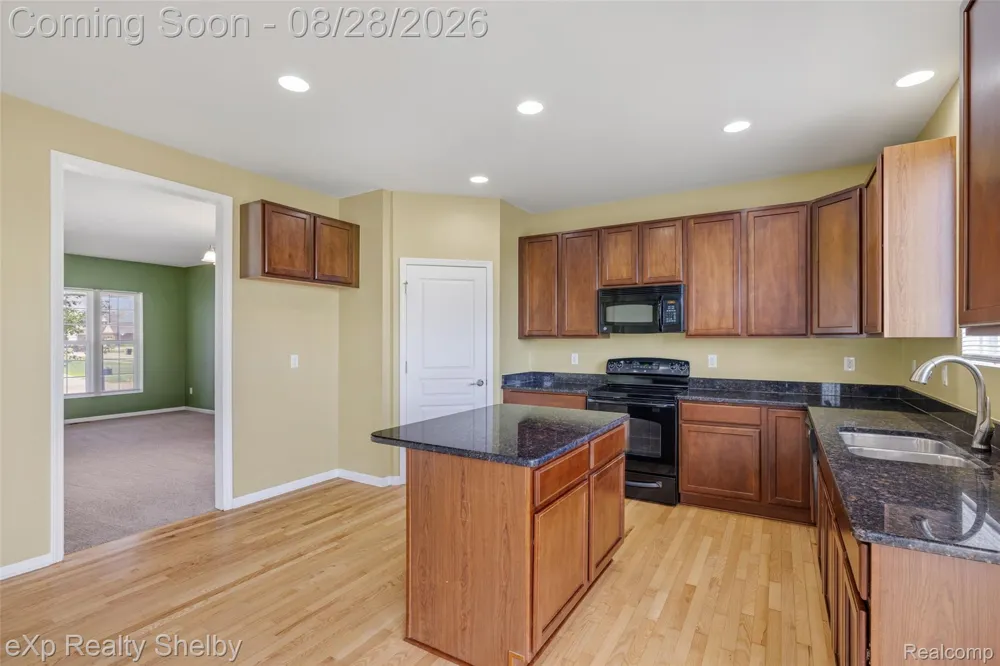 56626 Leeds Lane Macomb Township, MI 48042