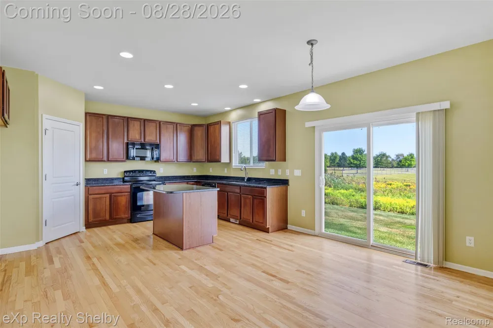 56626 Leeds Lane Macomb Township, MI 48042