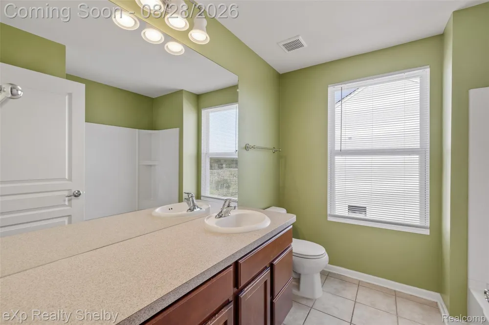 56626 Leeds Lane Macomb Township, MI 48042