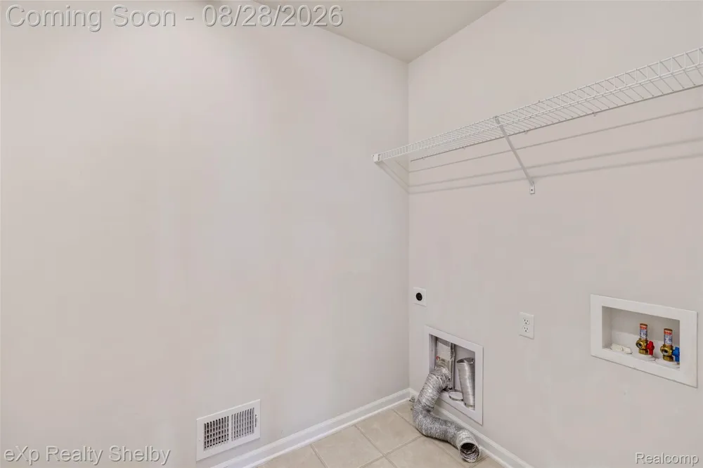 56626 Leeds Lane Macomb Township, MI 48042