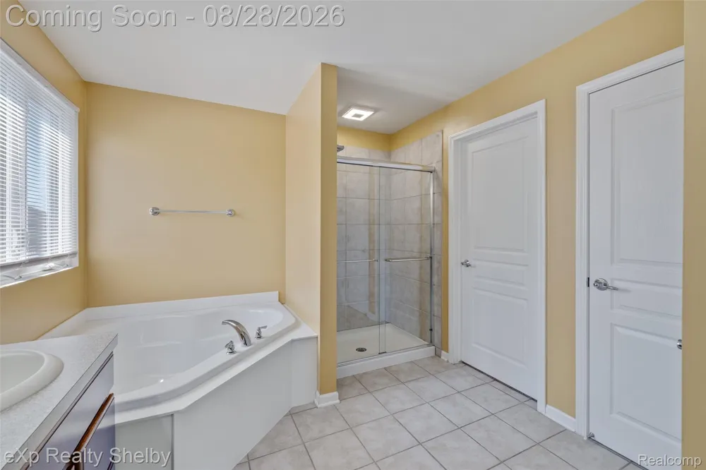 56626 Leeds Lane Macomb Township, MI 48042