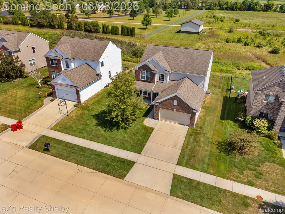 56626 Leeds Lane Macomb Township, MI 48042