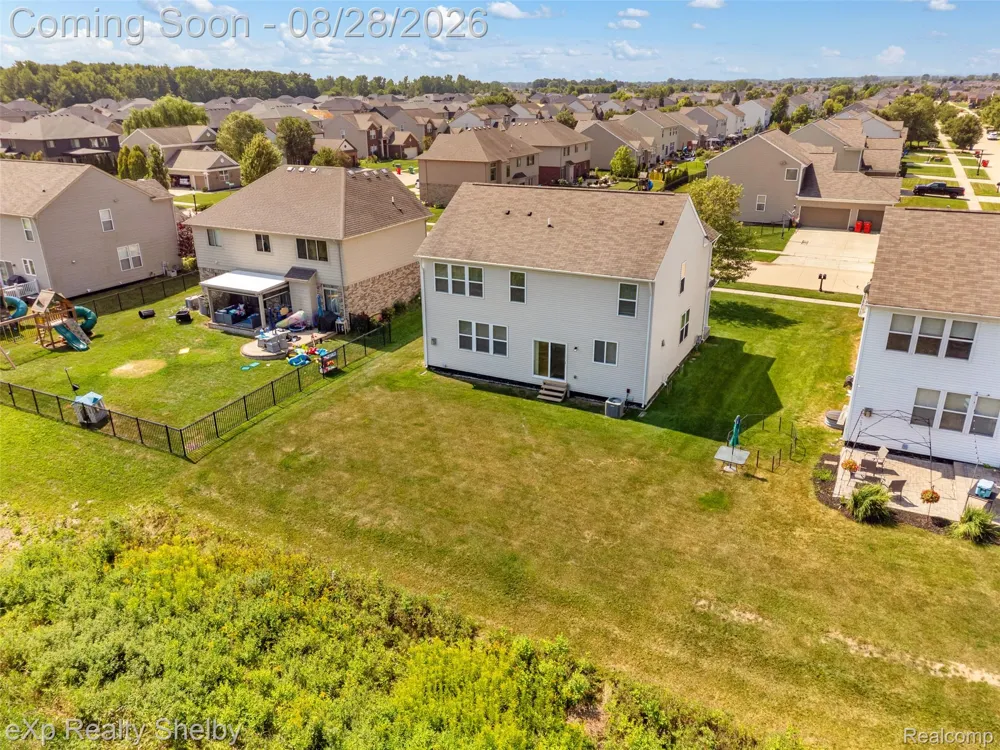 56626 Leeds Lane Macomb Township, MI 48042