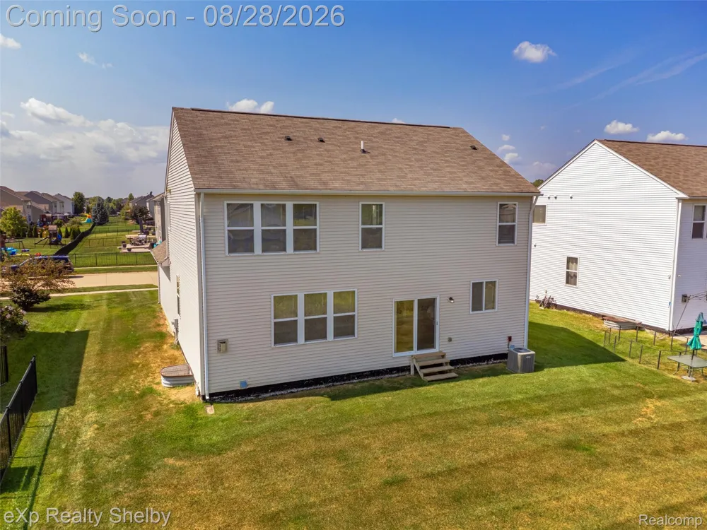 56626 Leeds Lane Macomb Township, MI 48042