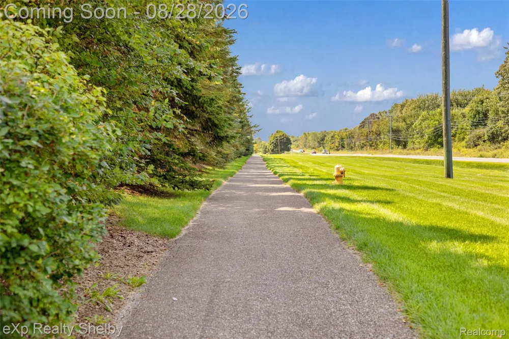 56626 Leeds Lane Macomb Township, MI 48042