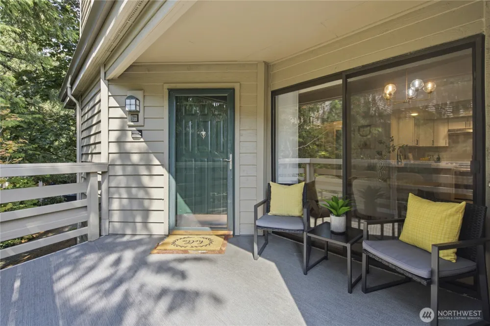 1266 Bellevue Way #4 Bellevue, WA 98004