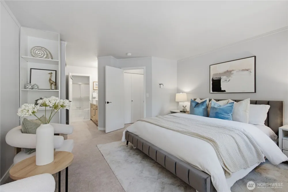 1266 Bellevue Way #4 Bellevue, WA 98004