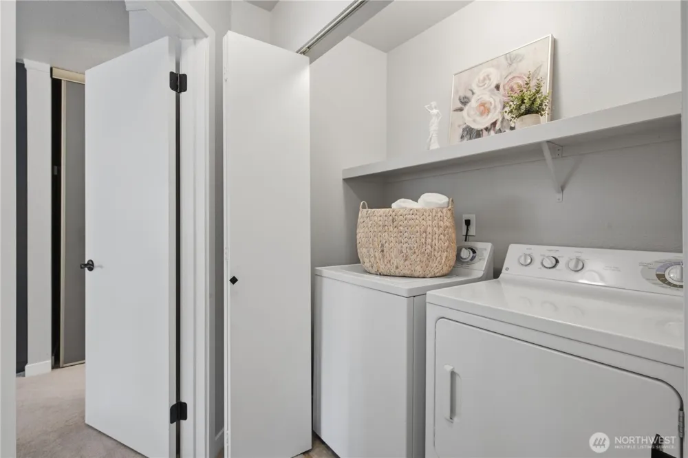 1266 Bellevue Way #4 Bellevue, WA 98004