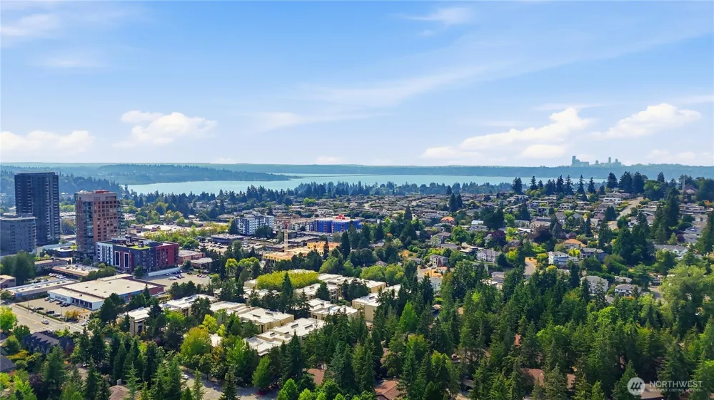 1266 Bellevue Way #4 Bellevue, WA 98004