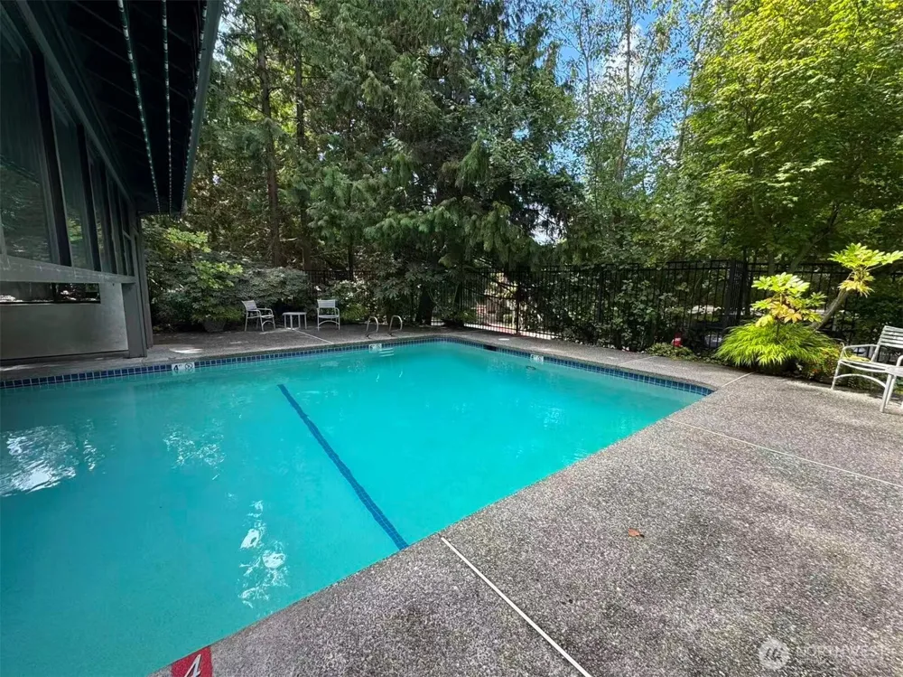 1266 Bellevue Way #4 Bellevue, WA 98004