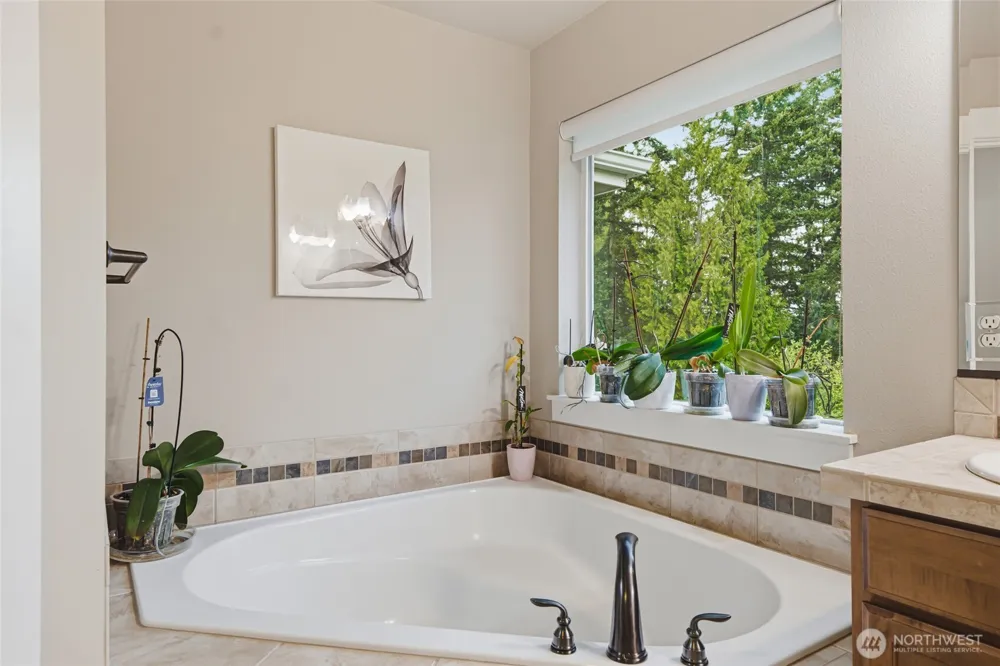 35214 4th Place SW Federal Way, WA 98023