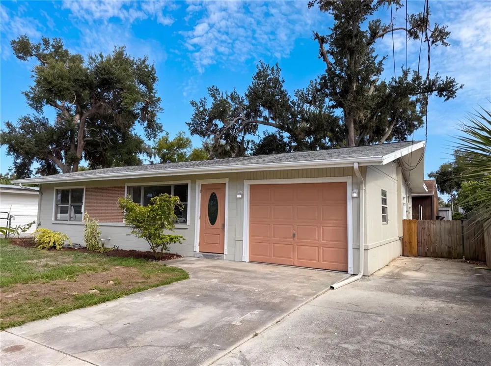1516 2ND AVENUE E Bradenton, FL 34208