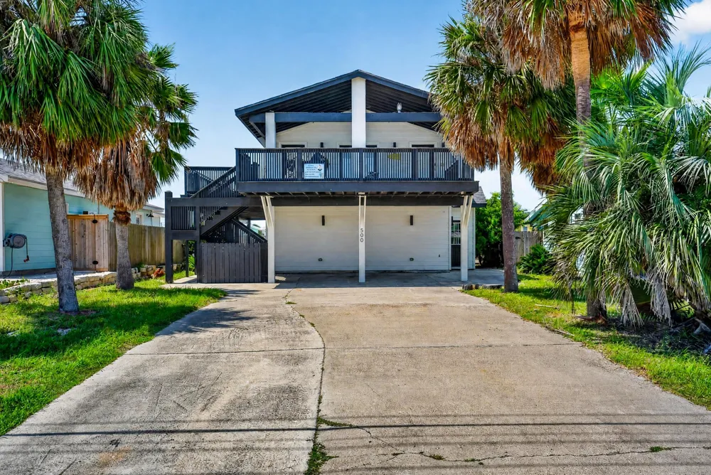 500 Royal Palm Lane Port Aransas, TX 78373