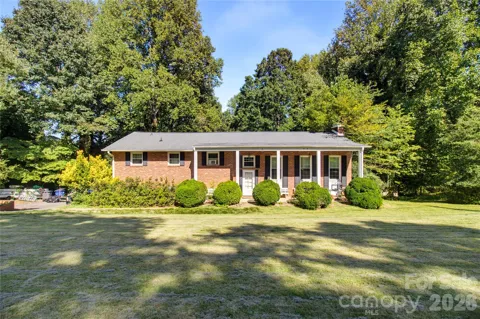 5675 Sweetbriar Road