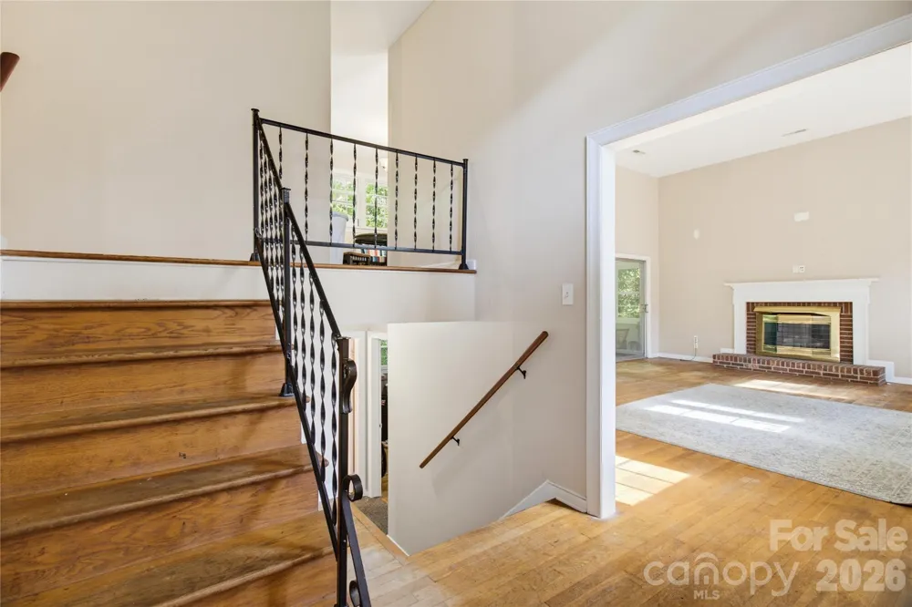 5675 Sweetbriar Road Pfafftown, NC 27040