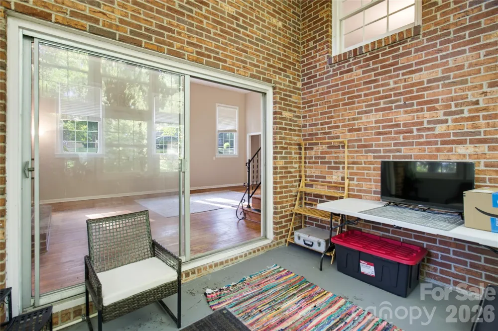 5675 Sweetbriar Road Pfafftown, NC 27040