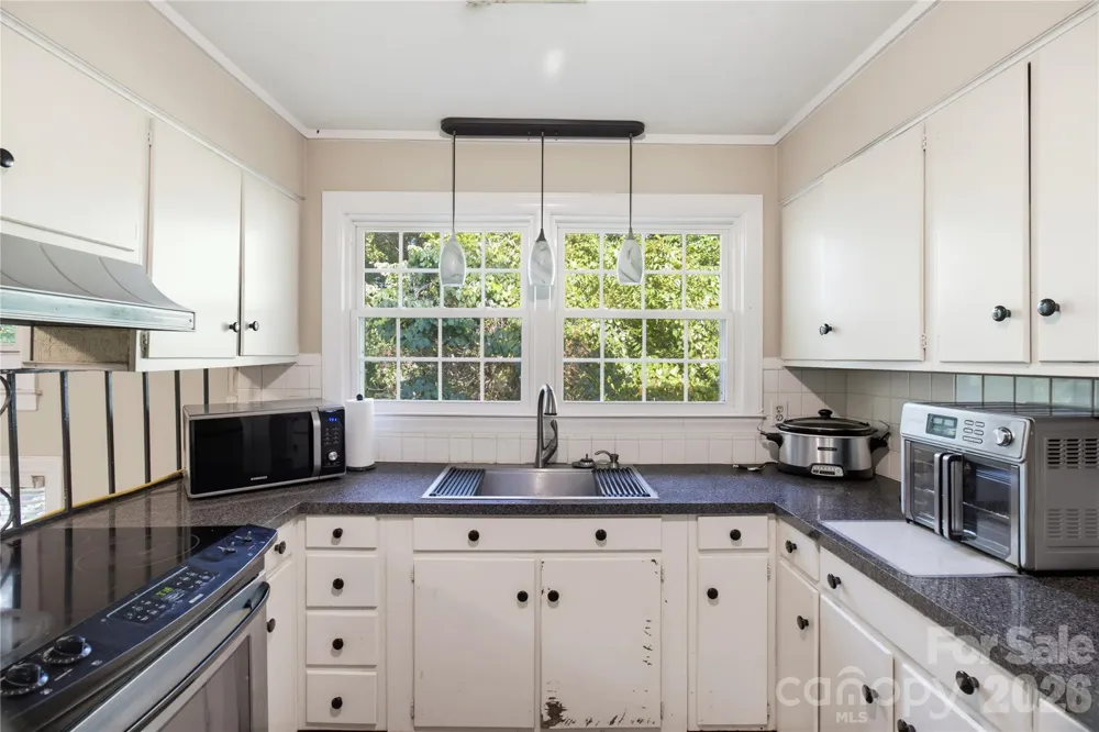 5675 Sweetbriar Road Pfafftown, NC 27040