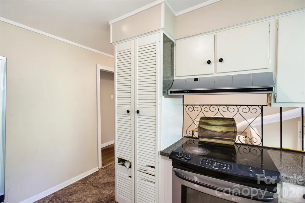 5675 Sweetbriar Road Pfafftown, NC 27040