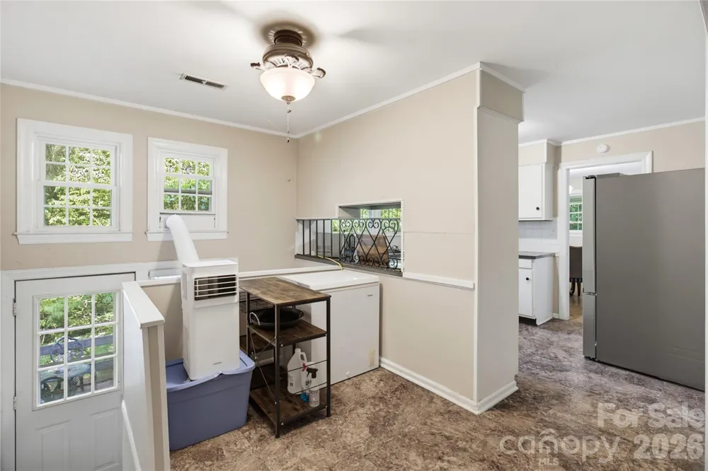 5675 Sweetbriar Road Pfafftown, NC 27040