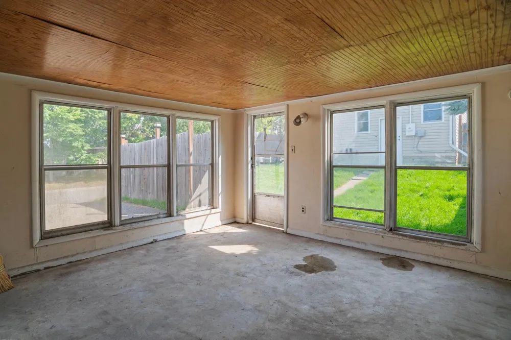 3457 Major Avenue Crystal, MN 55422