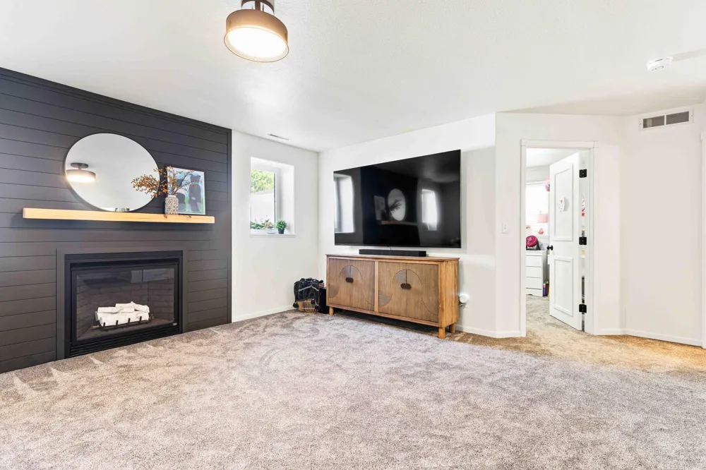 611 11th Street W West Fargo, ND 58078