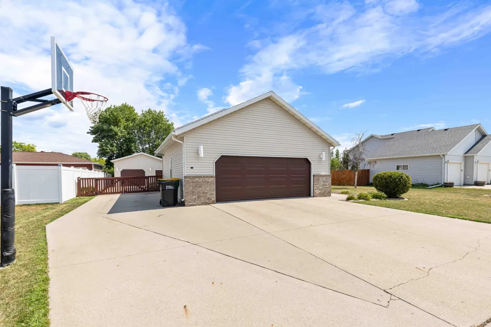 611 11th Street W West Fargo, ND 58078