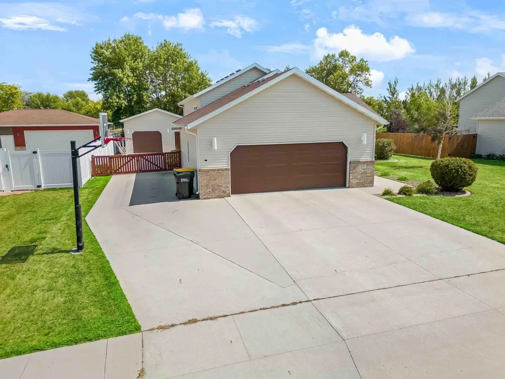 611 11th Street W West Fargo, ND 58078