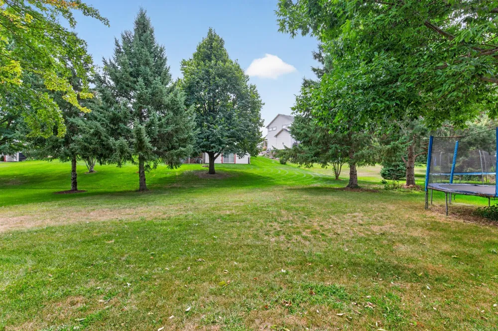 6109 Summit Curve S Cottage Grove, MN 55016